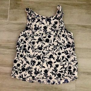 Old Navy blue flower 🌸 shirt 👚